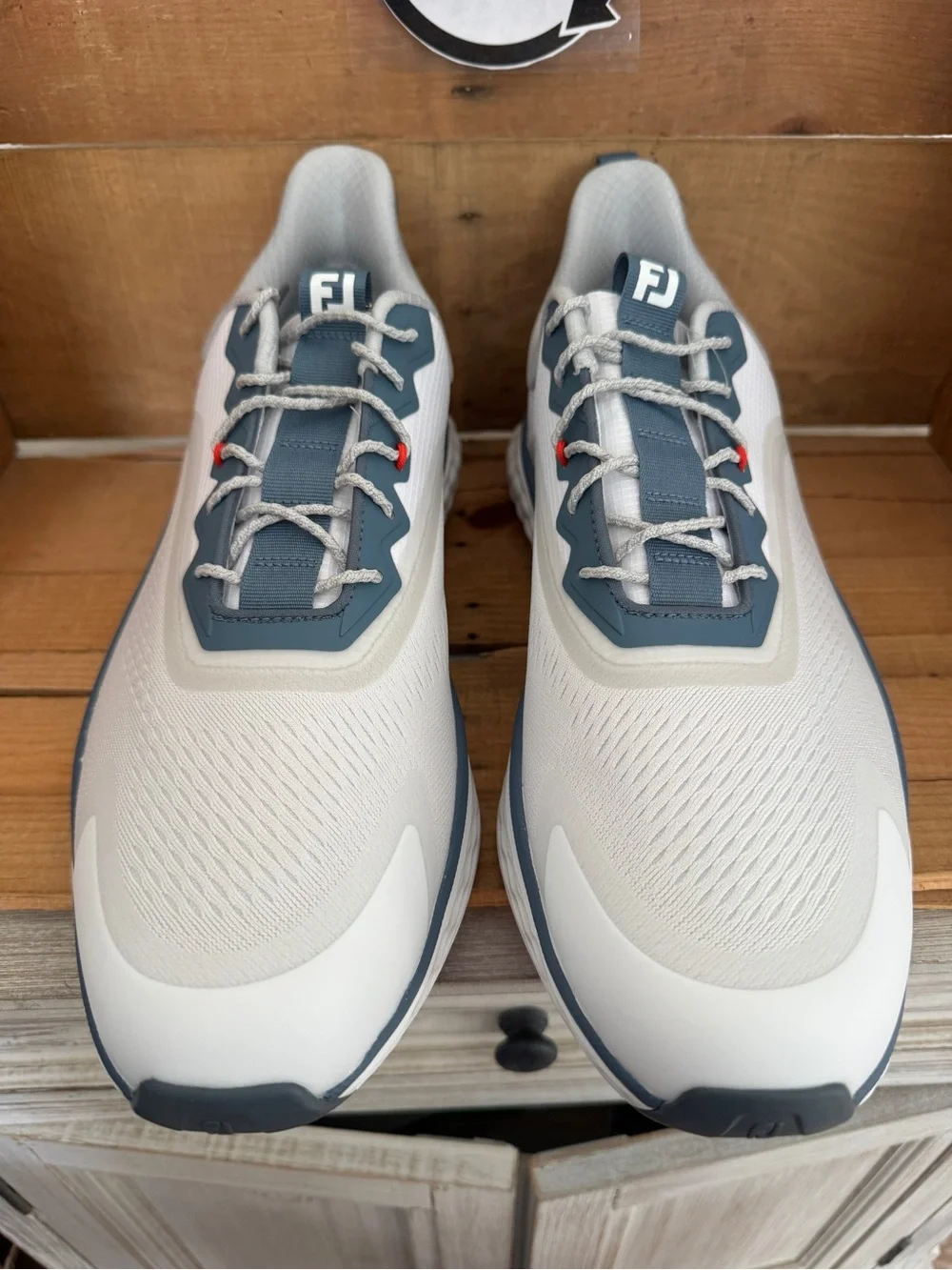 *Sold* Men’s Footjoy Quantum Spikeless Waterproof Golf Shoes Size 13 White Blue